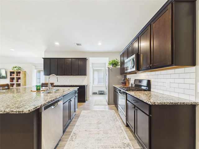 11020 33rd Avenue N, Texas City, TX 77591