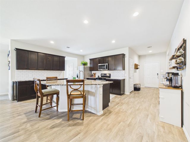 11020 33rd Avenue N, Texas City, TX 77591