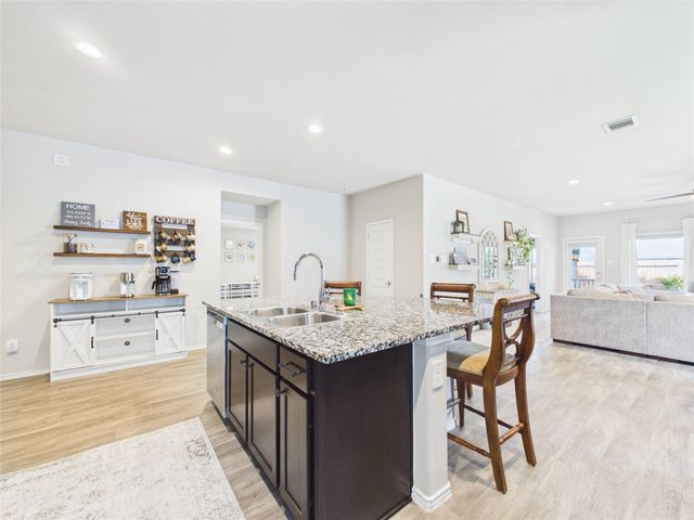 11020 33rd Avenue N, Texas City, TX 77591