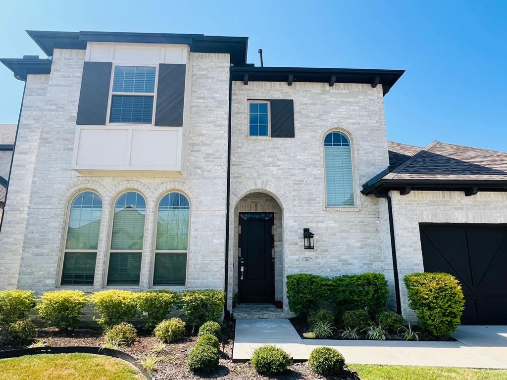 404 Sunnyridge Lane, Little Elm, TX 76227