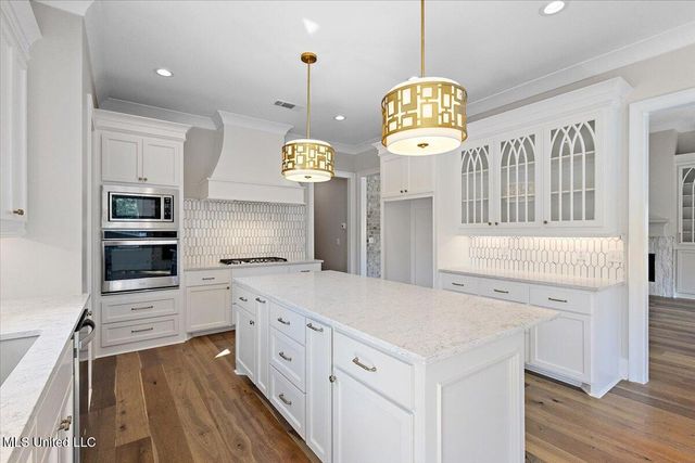 1319 Jasmine Way, Flowood, MS 39232