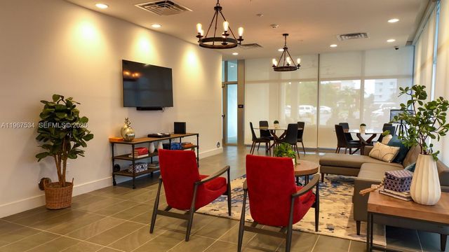 14380 SW 261st St 407, Miami, FL 33032