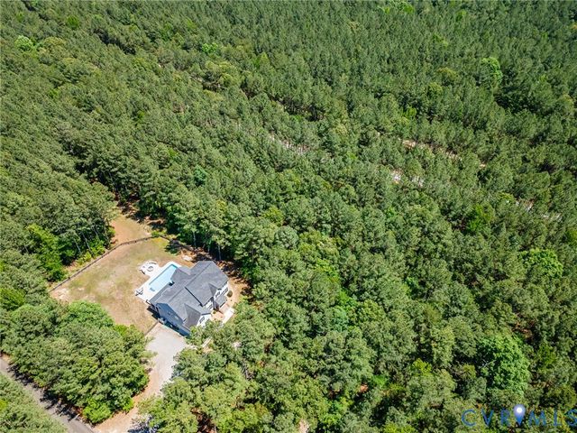 9101 Beaver Bridge Rd, Moseley, VA 23120