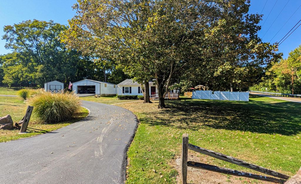 2731 Sandusky Street, Grove City, OH 43123