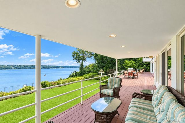 26 Tennis Court Road, Oyster Bay, NY 11771