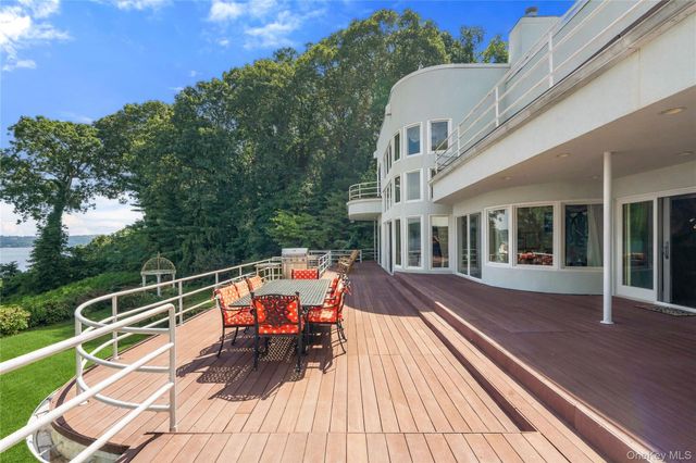 26 Tennis Court Road, Oyster Bay, NY 11771