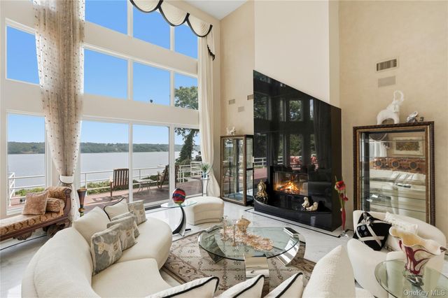 26 Tennis Court Road, Oyster Bay, NY 11771
