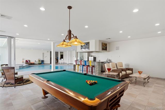 26 Tennis Court Road, Oyster Bay, NY 11771
