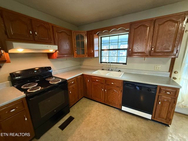 144 Atkins Rd, Madisonville, TN 37354