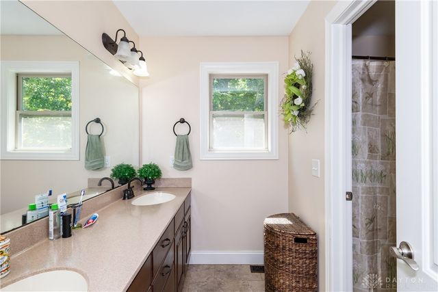 55 Hickory Pointe Drive, Germantown, OH 45327