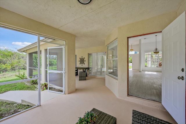 8671 155th Place N, Palm Beach Gardens, FL 33418