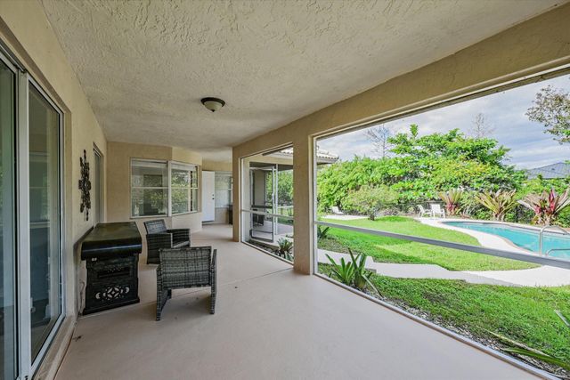 8671 155th Place N, Palm Beach Gardens, FL 33418