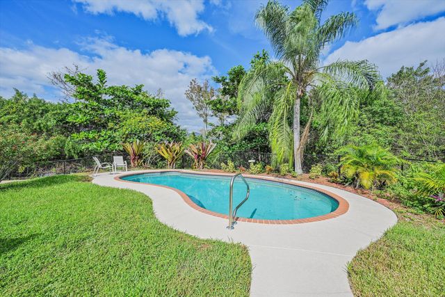 8671 155th Place N, Palm Beach Gardens, FL 33418