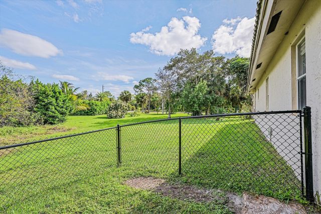8671 155th Place N, Palm Beach Gardens, FL 33418