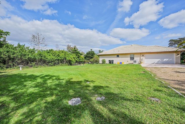 8671 155th Place N, Palm Beach Gardens, FL 33418