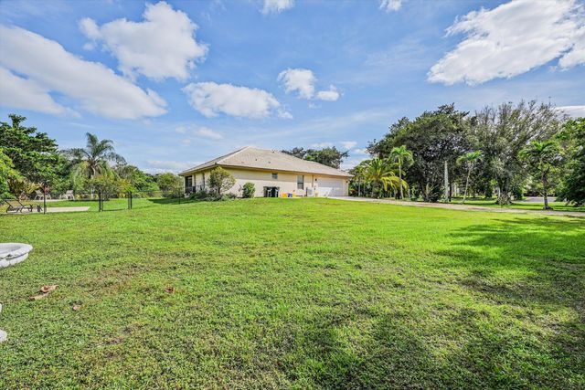 8671 155th Place N, Palm Beach Gardens, FL 33418
