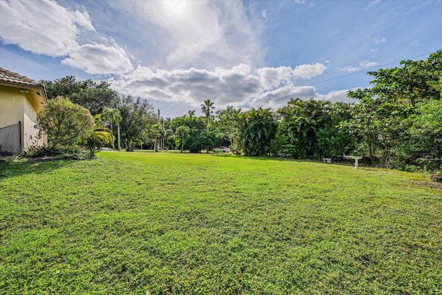 8671 155th Place N, Palm Beach Gardens, FL 33418