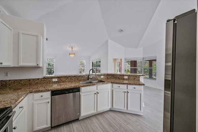 8671 155th Place N, Palm Beach Gardens, FL 33418