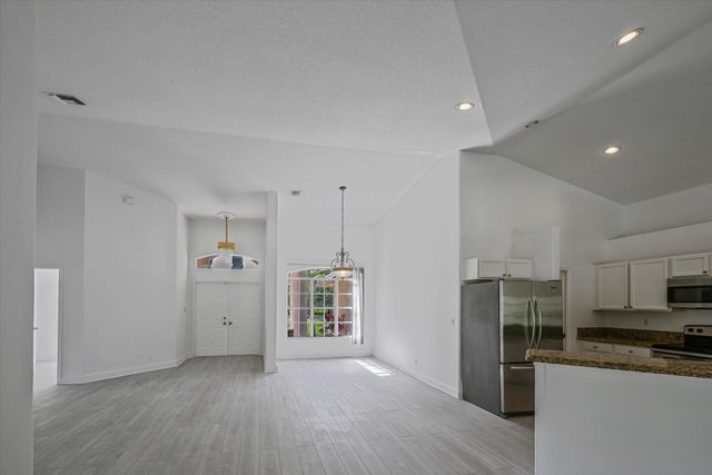 8671 155th Place N, Palm Beach Gardens, FL 33418