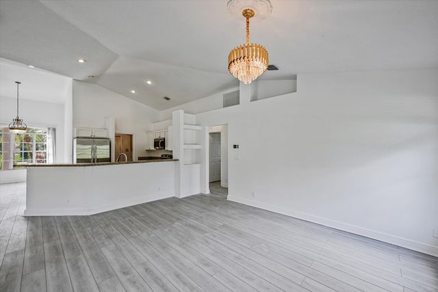 8671 155th Place N, Palm Beach Gardens, FL 33418