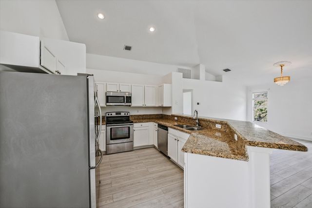 8671 155th Place N, Palm Beach Gardens, FL 33418