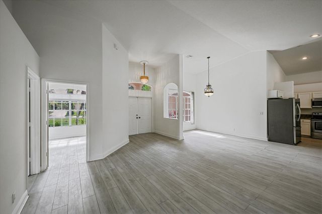 8671 155th Place N, Palm Beach Gardens, FL 33418