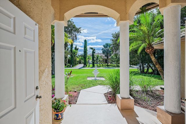 8671 155th Place N, Palm Beach Gardens, FL 33418