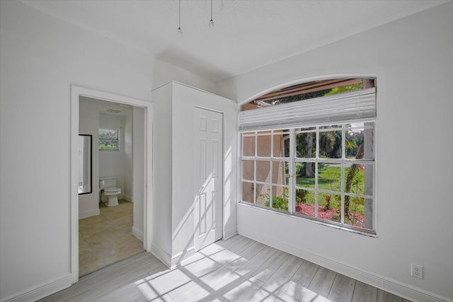 8671 155th Place N, Palm Beach Gardens, FL 33418