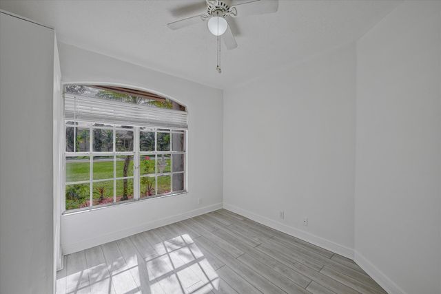 8671 155th Place N, Palm Beach Gardens, FL 33418