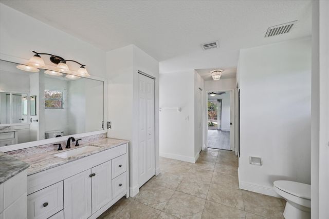 8671 155th Place N, Palm Beach Gardens, FL 33418
