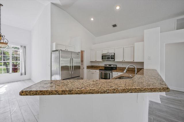 8671 155th Place N, Palm Beach Gardens, FL 33418