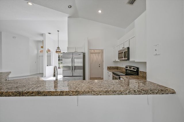 8671 155th Place N, Palm Beach Gardens, FL 33418