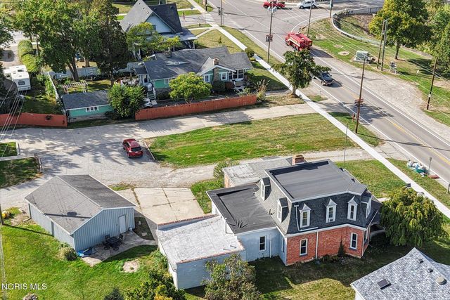 23763 W Front Street, Grand Rapids, OH 43522