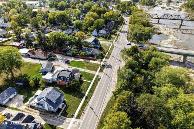 23763 W Front Street, Grand Rapids, OH 43522