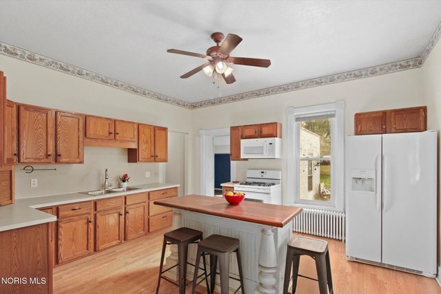 23763 W Front Street, Grand Rapids, OH 43522