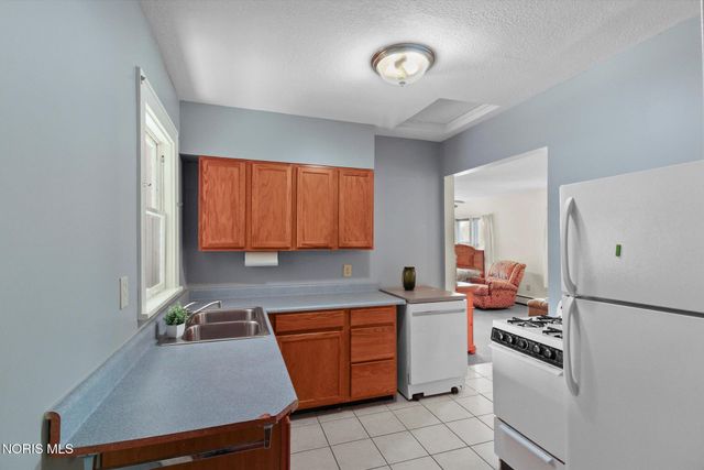 23763 W Front Street, Grand Rapids, OH 43522