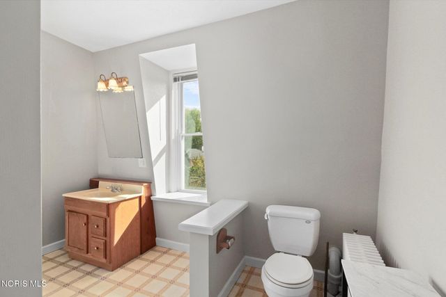 23763 W Front Street, Grand Rapids, OH 43522