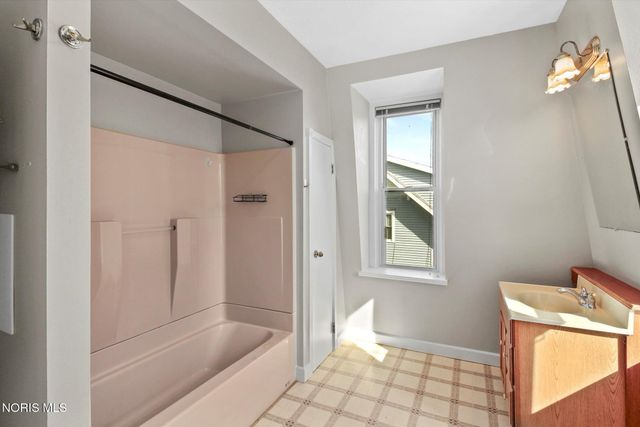 23763 W Front Street, Grand Rapids, OH 43522