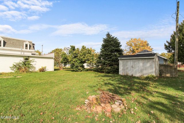 23763 W Front Street, Grand Rapids, OH 43522