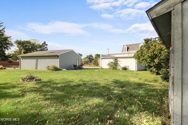 23763 W Front Street, Grand Rapids, OH 43522