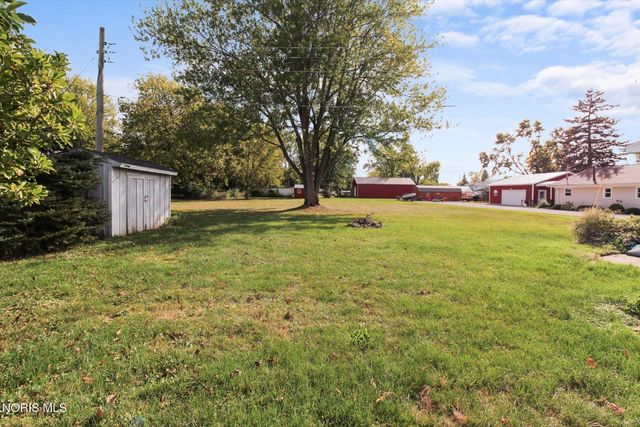 23763 W Front Street, Grand Rapids, OH 43522