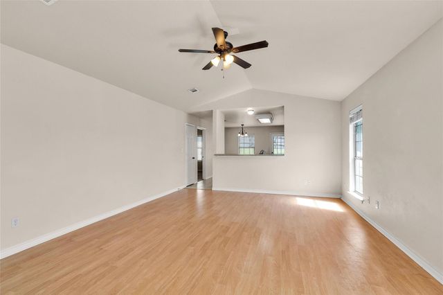 109 Bolero Way, Huntsville, TX 77340