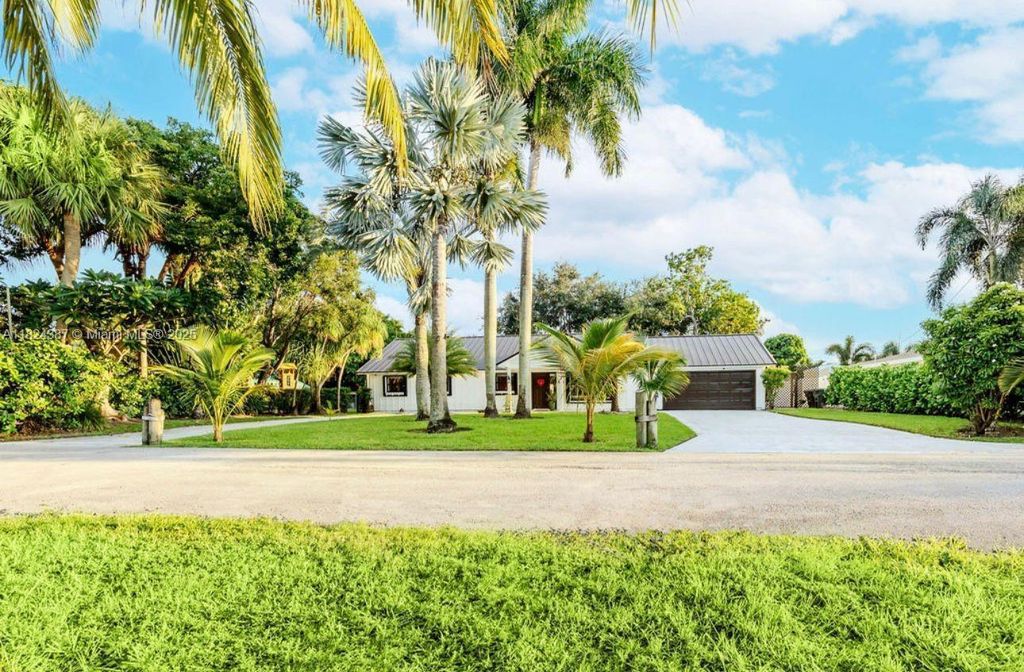 2024 Palmetto Road, West Palm Beach, FL 33406