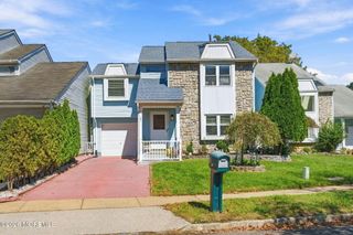 97 Winchester Drive, Hightstown, NJ 08520