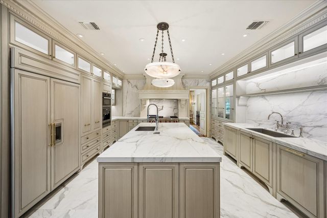 1604 North Boulevard, Houston, TX 77006