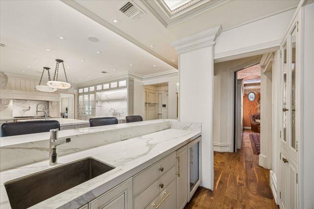1604 North Boulevard, Houston, TX 77006