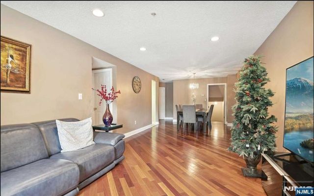 1272 Paddington Road 1272, Mahwah, NJ 07430