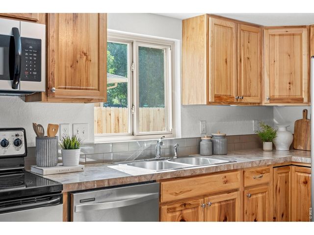 1321 E 5th St, Loveland, CO 80537