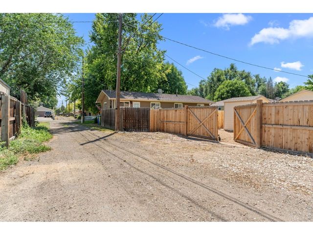 1321 E 5th St, Loveland, CO 80537