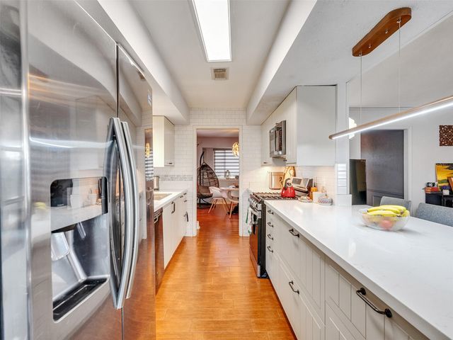 7282 Shady Corners Lane, Houston, TX 77040